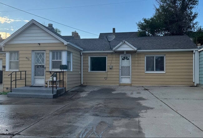 property at 809 Rugby Ave