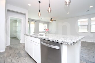 1687 W Harris Ave in San Tan Valley, AZ - Building Photo - Building Photo