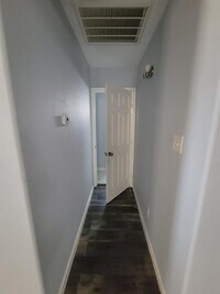 2512 Oakcliff St photo'