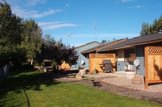 404 Orchard Ln in Tieton, WA - Building Photo - Building Photo