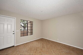 8625 E Belleview Pl in Scottsdale, AZ - Building Photo - Building Photo