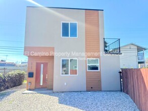 8727 Dalton Ave in Los Angeles, CA - Building Photo - Building Photo