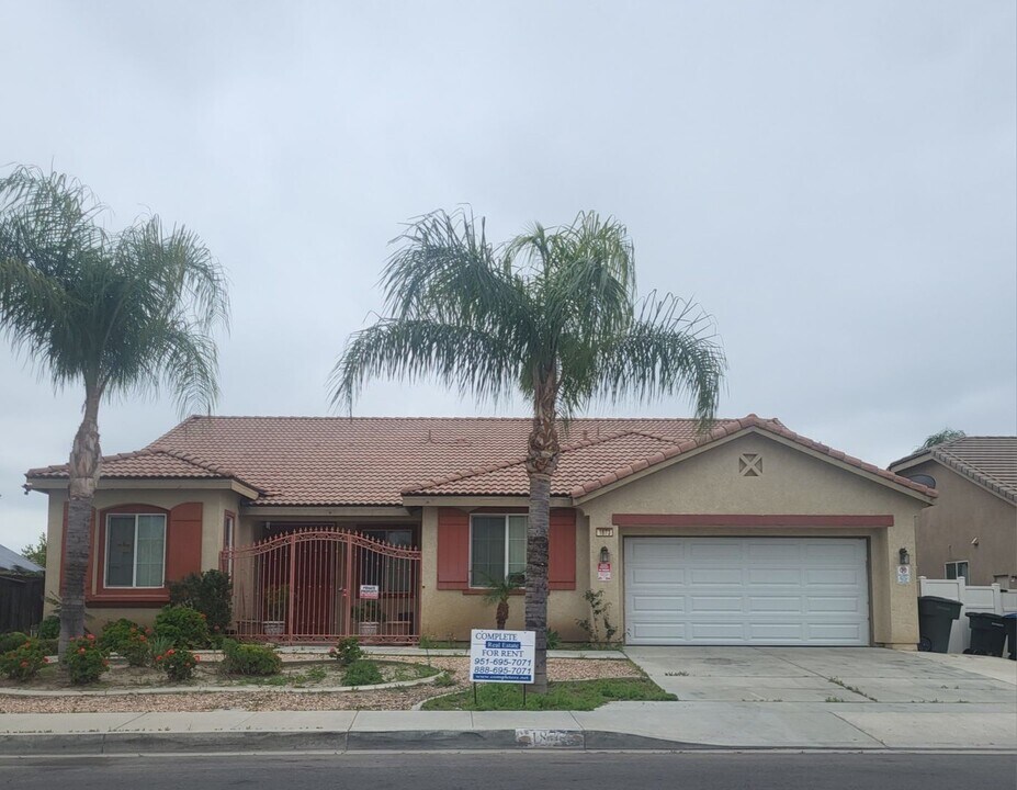 1873 Villines Ave in San Jacinto, CA - Building Photo