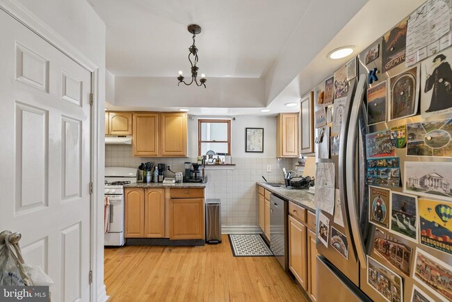 615 S 11th St in Philadelphia, PA - Building Photo - Building Photo