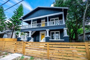 2817 N Taliaferro Ave in Tampa, FL - Building Photo