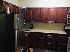 111-40 Inwood St, Unit 2 Apartments