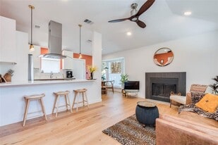 9700 Sugar Hill Dr in Austin, TX - Building Photo