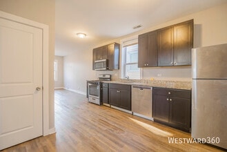 3756 W George St in Chicago, IL - Building Photo - Building Photo
