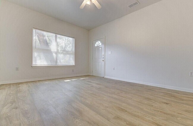 2006 Rosewood Ave in Austin, TX - Building Photo - Building Photo