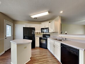 5802 Eagleston Dr in Olive Branch, MS - Building Photo - Building Photo