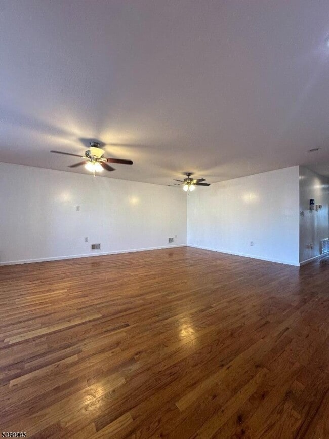 1028 Lafayette St in Elizabeth, NJ - Foto de edificio - Building Photo