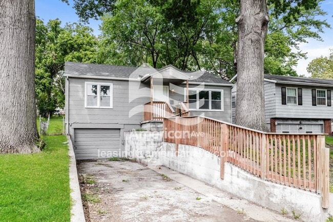 property at 1908 S Broadway St