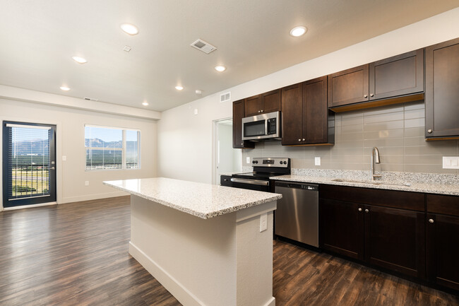 Marq at Monument Ridge in Colorado Springs, CO - Foto de edificio - Interior Photo