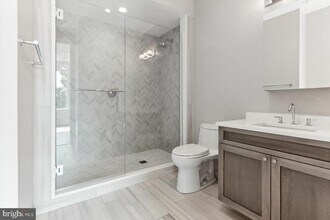 138 S Front St in Philadelphia, PA - Building Photo - Building Photo