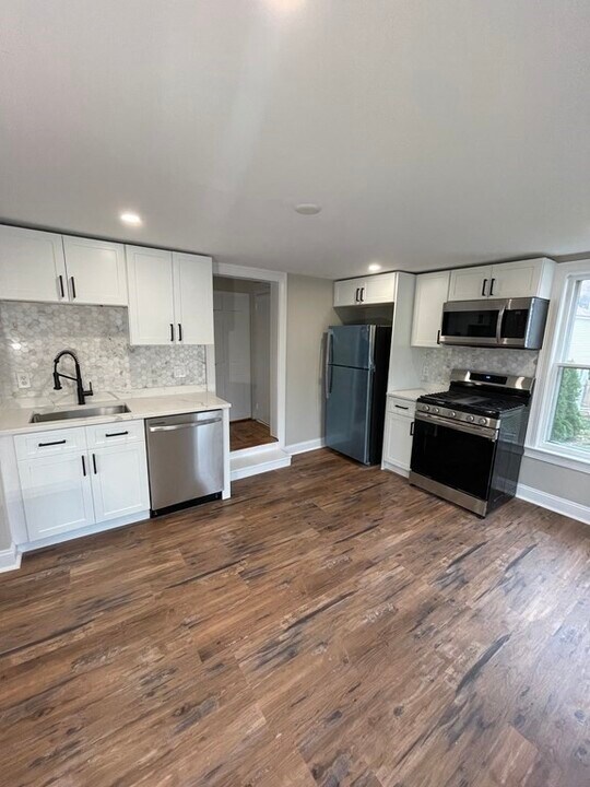 10 Lynn St-Unit -2 in Salem, MA - Building Photo