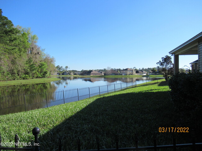 1491 Carpathian Dr in Jacksonville, FL - Foto de edificio - Building Photo