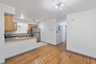 38 Graham St in Jersey City, NJ - Building Photo - Building Photo