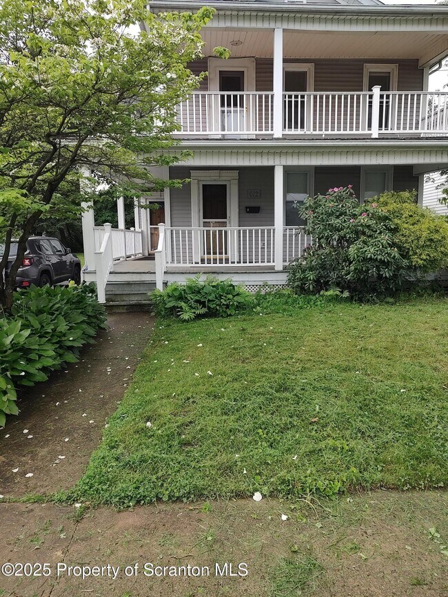 612 W Market St in Scranton, PA - Foto de edificio - Building Photo