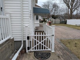 38 3rd St in Ronkonkoma, NY - Building Photo