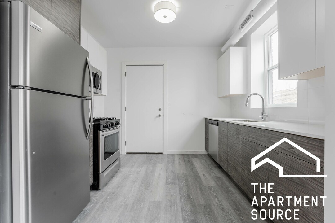 6104 N Paulina St in Chicago, IL - Building Photo