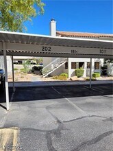 8804 River Pines Ct in Las Vegas, NV - Building Photo - Building Photo