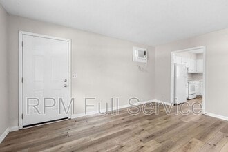 4426 Central Valley Dr in Nashville, TN - Foto de edificio - Building Photo