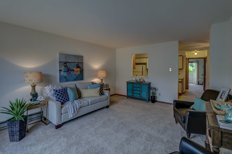 McKenna Woods in Madison, WI - Foto de edificio - Building Photo
