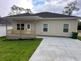 2217 Perry St in Little Rock, AR - Building Photo