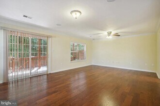 7301 Oldham Leeds Way in Springfield, VA - Building Photo - Building Photo