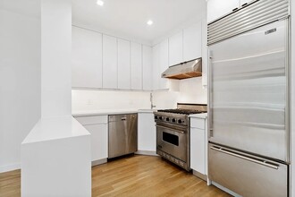 29 Prince St in New York, NY - Building Photo - Building Photo