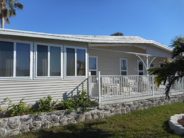 5731 Captain John Smith Loop in North Fort Myers, FL - Building Photo