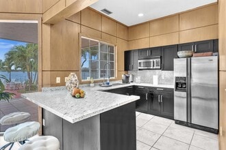 2831 N Oakland Forest Dr, Unit 101 in Oakland Park, FL - Building Photo - Building Photo