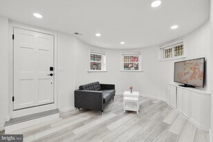 1821 19th St NW in Washington, DC - Building Photo