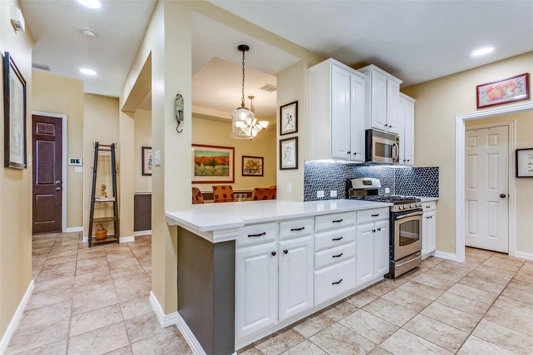 624 Raford Hill Ln in Richardson, TX - Foto de edificio