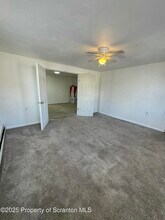 1135 Lloyd St in Scranton, PA - Foto de edificio - Building Photo
