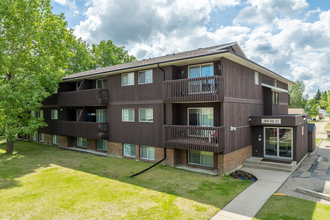 Michener Place Apartments in Red Deer, AB - Building Photo