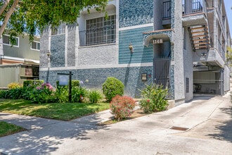 1148 San Rafael Ave, Unit #7 in Glendale, CA - Foto de edificio - Building Photo