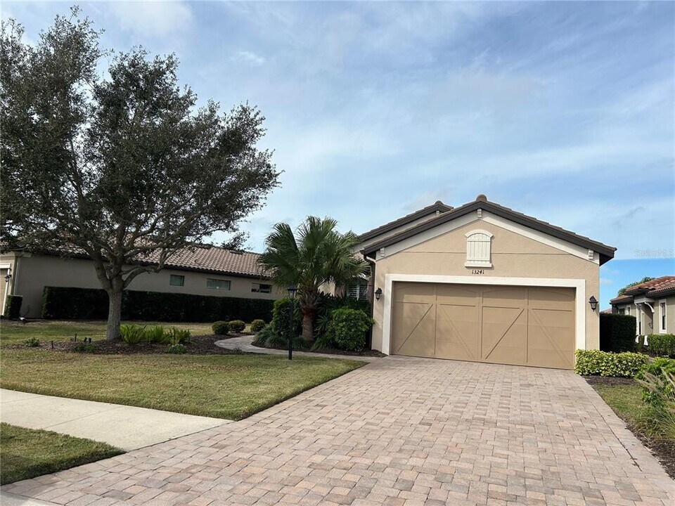 13241 Torresina Terrace in Bradenton, FL - Building Photo