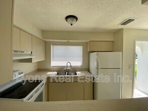 431 Hancock Bridge Pkwy in Cape Coral, FL - Foto de edificio - Building Photo