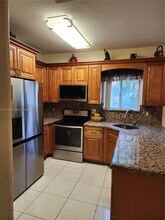 16441 NW 89th Ct in Miami Lakes, FL - Building Photo - Building Photo