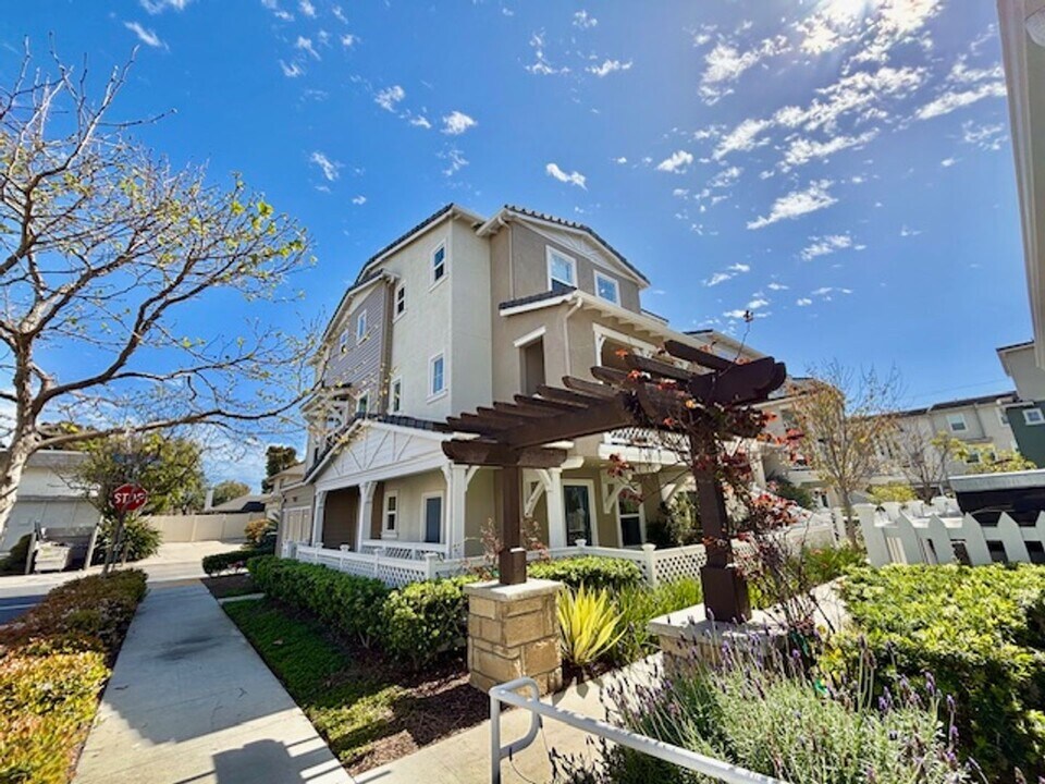 3640 Islander Walk in Oxnard, CA - Building Photo