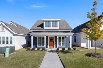 913 NE Hts Ln in Bentonville, AR - Foto de edificio - Building Photo