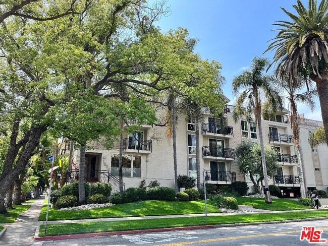 property at 1885 Veteran Ave