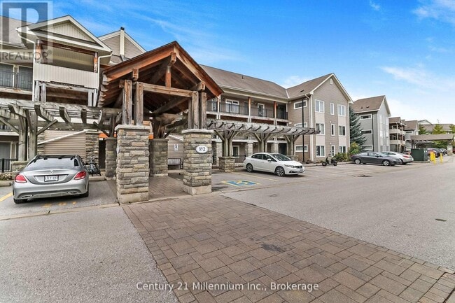 2 Brandy Ln Dr in Collingwood, ON - Building Photo - Building Photo