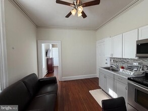 171 E Walnut Ln in Philadelphia, PA - Building Photo - Building Photo