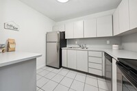 6449 Bay Club Dr, Unit 4 in Fort Lauderdale, FL - Foto de edificio - Building Photo