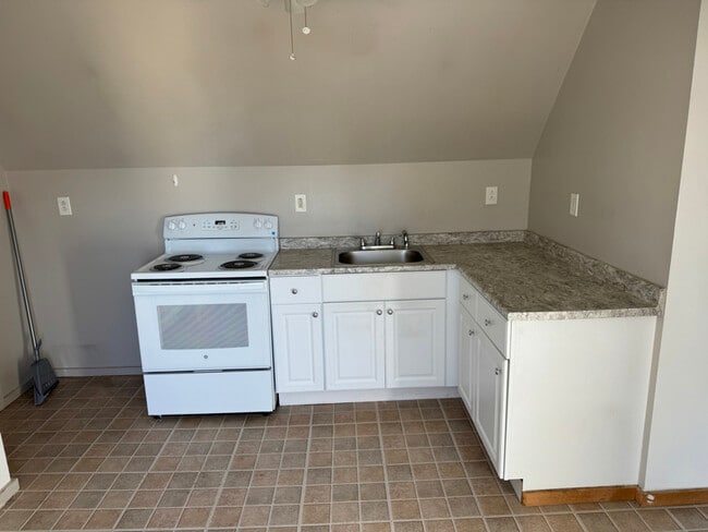 198 Summer St in Auburn, ME - Building Photo - Building Photo