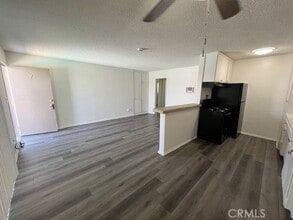 686 E Cottonwood Rd, Unit H in Palm Springs, CA - Building Photo - Building Photo