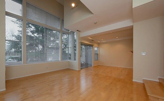 7250 Old Redmond Rd in Redmond, WA - Foto de edificio - Building Photo