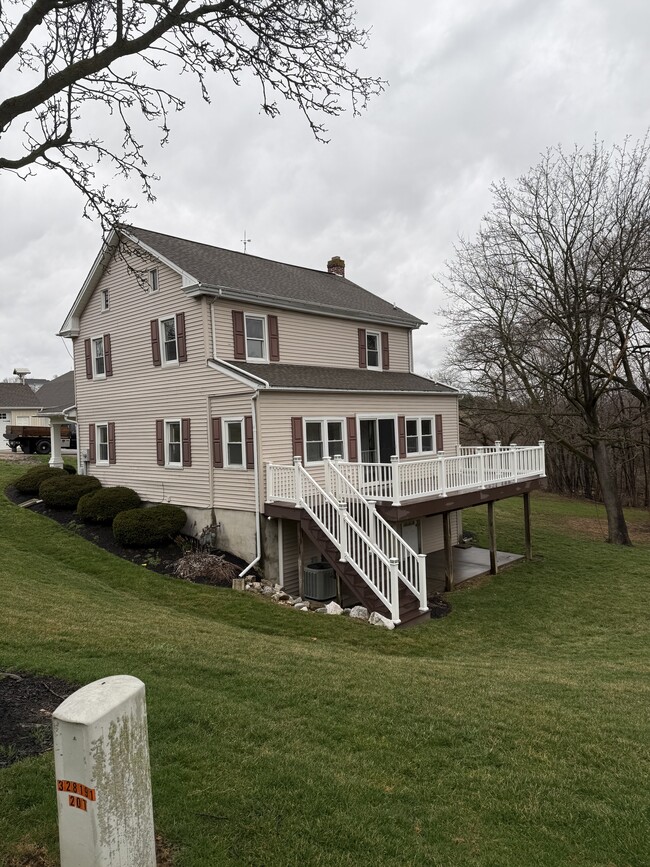 7350 Seneca Ridge Dr in York, PA - Building Photo - Building Photo